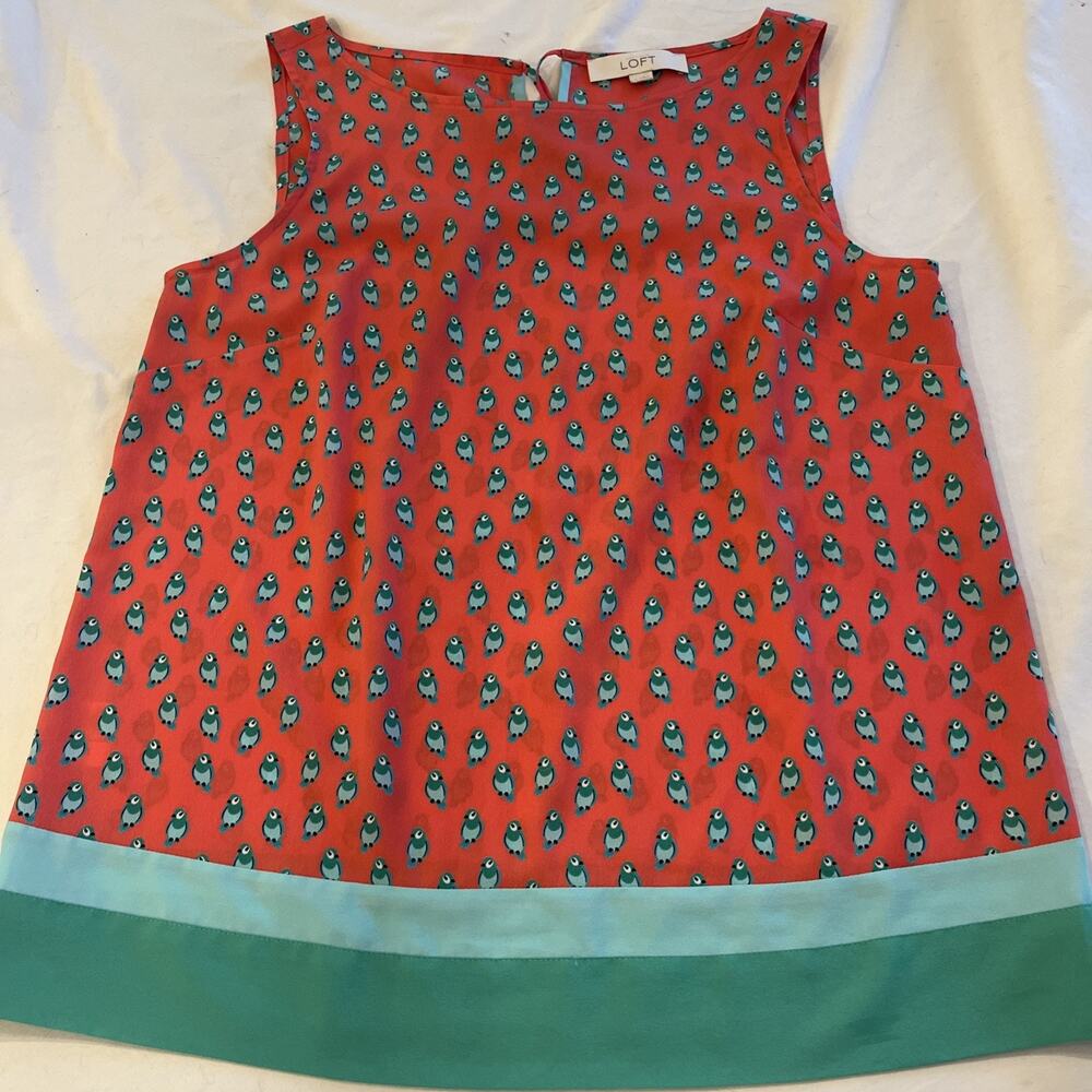 Ann Taylor LOFT Size Med Coral Green Parrot Print Boat Neck Keyhole Tank Top